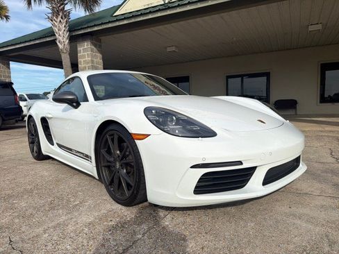 Used 2021 Porsche 718 Cayman RWD image 3