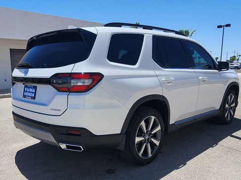Used 2025 Honda Pilot Touring image 5