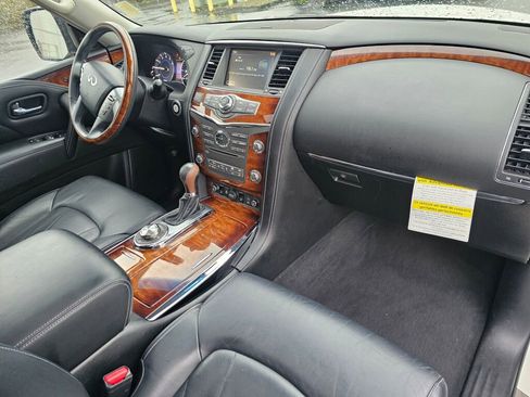 Used 2017 INFINITI QX80 4WD w/ Deluxe Technology Package image 14