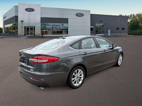 Used 2020 Ford Fusion SE FWD image 9
