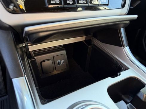 Used 2023 Ford Explorer XLT w/ Equipment Group 202A image 28