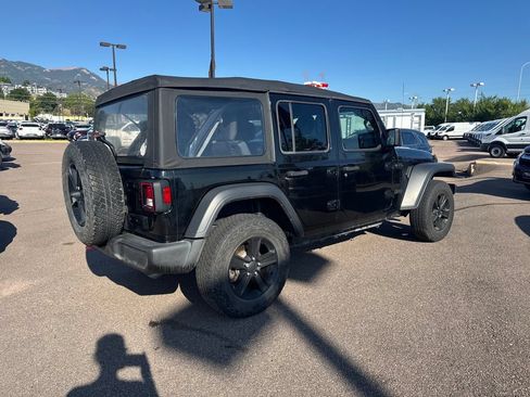 Used 2018 Jeep Wrangler Unlimited Sport AWD/4WD image 6
