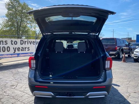 Used 2025 Ford Explorer Platinum AWD/4WD image 5