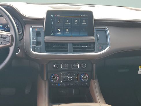 Used 2024 Chevrolet Tahoe High Country AWD/4WD image 15