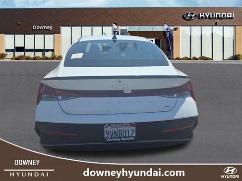 Certified 2025 Hyundai Elantra SEL FWD image 4