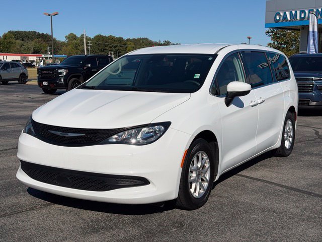 Used 2023 Chrysler Voyager LX FWD image 5