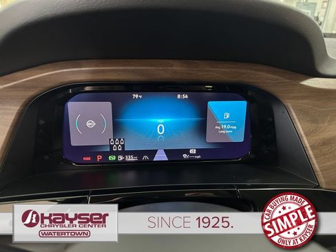 Used 2025 Volkswagen Atlas SE AWD/4WD image 15