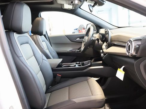 New 2026 Chevrolet Equinox LT w/ Convenience Package II image 34