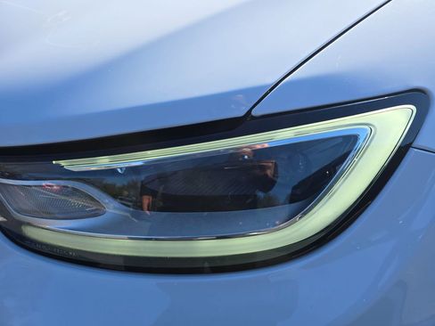 Used 2024 Chrysler Pacifica Touring-L FWD image 32