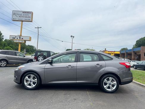 Used 2013 Ford Focus SE w/ Interior Protection Pkg FWD image 8