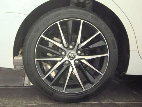 Used 2022 Toyota Camry SE FWD image 7