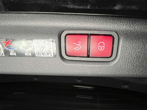 Certified 2026 Mercedes-Benz C 300 4MATIC Sedan image 17
