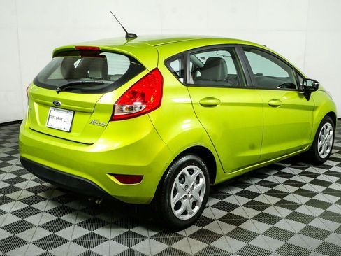 Used 2013 Ford Fiesta SE FWD image 3
