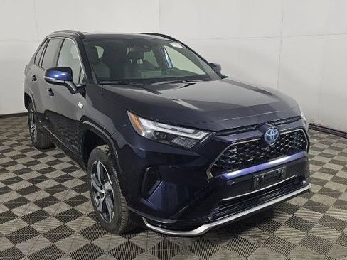 Used 2024 Toyota RAV4 SE w/ Weather & Moonroof Package image 4