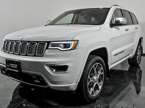 Used 2019 Jeep Grand Cherokee Overland AWD/4WD image 5