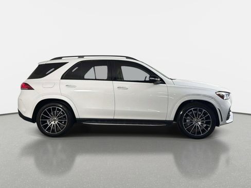 Used 2025 Mercedes-Benz GLC 350e 4MATIC image 2