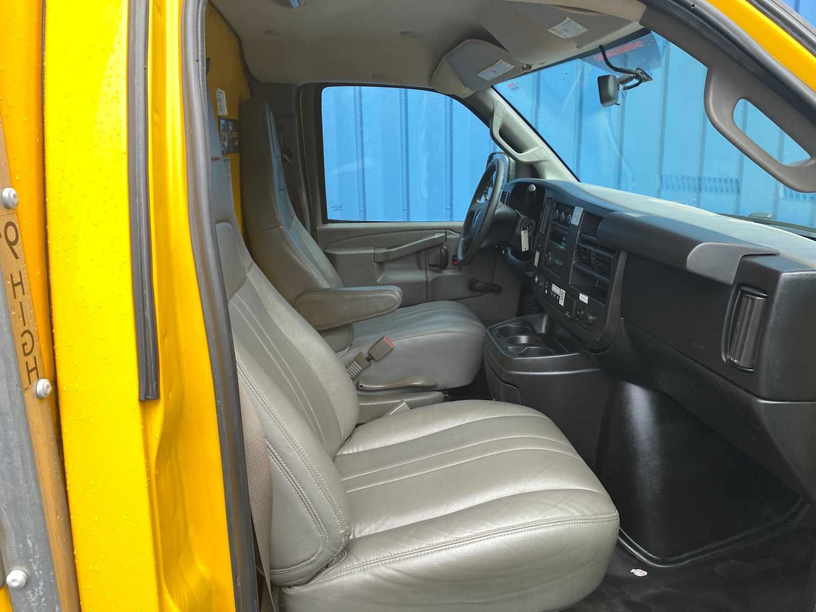 Used 2018 GMC Savana 3500 w/ Driver Convenience Package RWD image 21