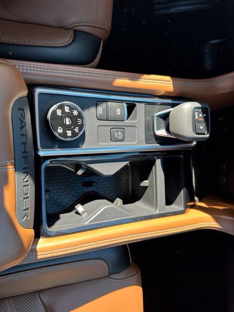 Certified 2023 Nissan Pathfinder Platinum AWD/4WD image 30