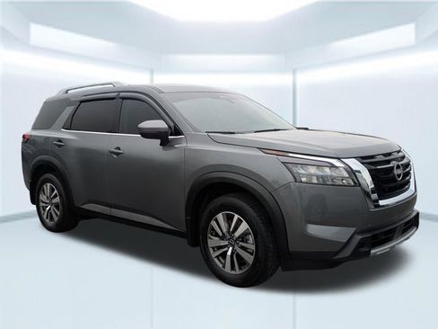 Used 2025 Nissan Pathfinder SL w/ Cargo Package FWD image 10