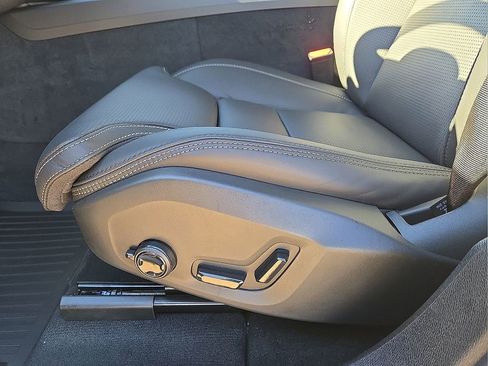 New 2026 Volvo XC60 B5 Ultra w/ Protection Package Premier image 25