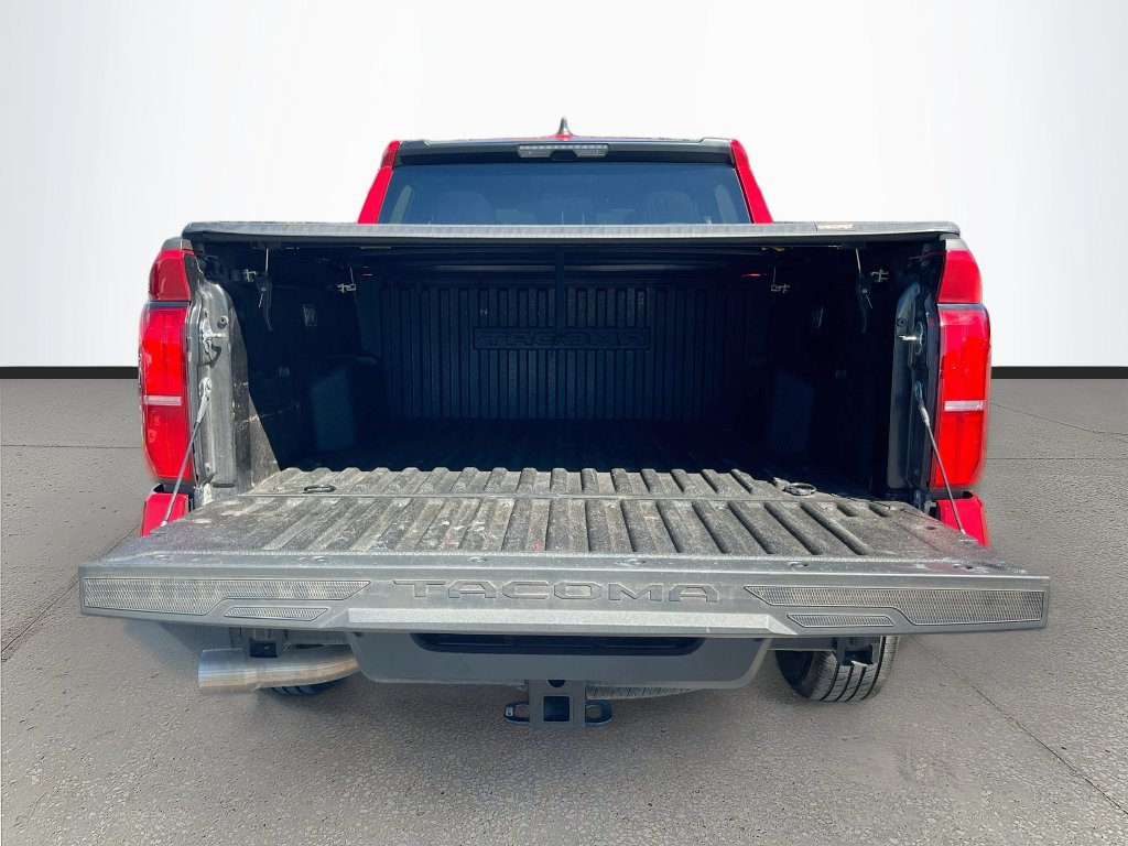 Used 2025 Toyota Tacoma SR5 AWD/4WD image 23