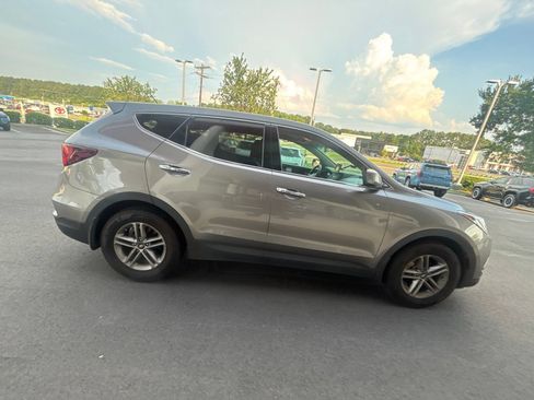 Used 2018 Hyundai Santa Fe Sport FWD image 11