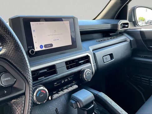 Certified 2025 Toyota Tacoma SR AWD/4WD image 10