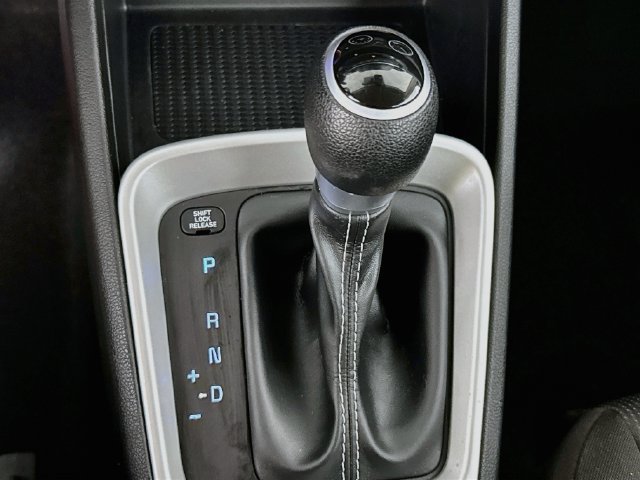 Used 2020 Hyundai Venue SE FWD image 17