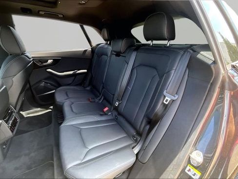 Used 2025 Audi Q8 Prestige w/ Prestige Package AWD/4WD image 28