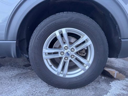 Used 2023 Ford Explorer XLT w/ Class IV Trailer Tow Package image 29