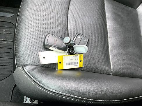 Used 2022 GMC Terrain SLT w/ Infotainment Package II image 31