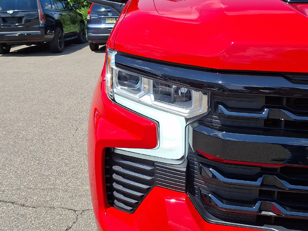 Used 2024 Chevrolet Silverado 1500 LT Trail Boss w/ LPO, Dark Essentials Package AWD/4WD image 12