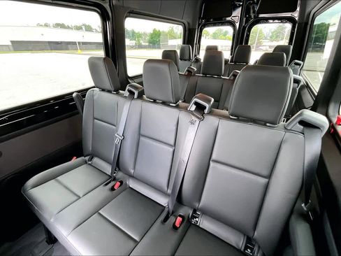 Used 2025 Mercedes-Benz Sprinter 2500 image 21