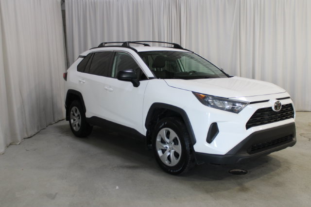Used 2019 Toyota RAV4 LE w/ Carpet Mat Package AWD/4WD image 24