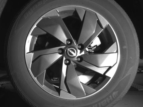 Used 2025 Nissan Rogue SV image 14