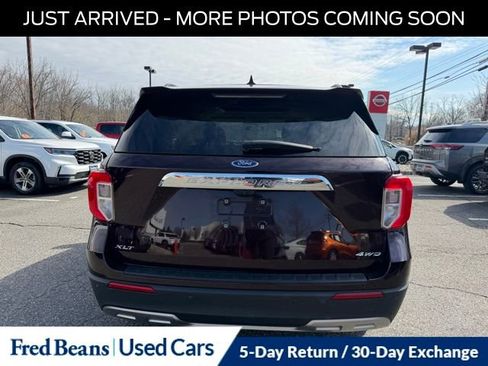 Used 2022 Ford Explorer XLT w/ Equipment Group 202A image 7