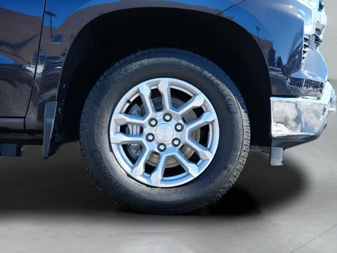 Used 2022 Chevrolet Silverado 1500 LT AWD/4WD image 10