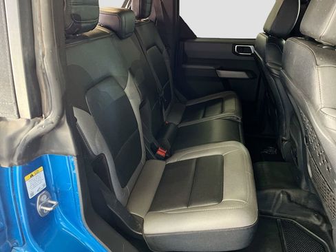 Used 2023 Ford Bronco Black Diamond w/ Sasquatch Package image 26