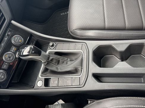 Used 2023 Volkswagen Jetta SE w/ Panoramic Sunroof Package image 21