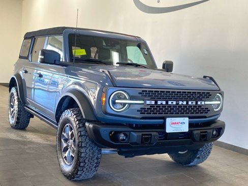 Certified 2023 Ford Bronco Badlands AWD/4WD image 2