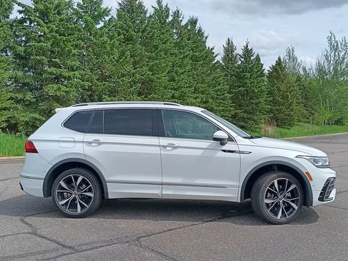 Used 2022 Volkswagen Tiguan SEL R-Line AWD/4WD image 3