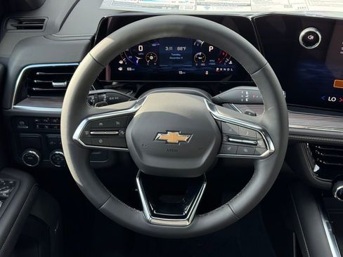 New 2025 Chevrolet Suburban Premier RWD image 20