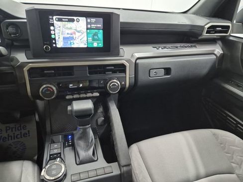 Used 2025 Toyota Tacoma SR5 AWD/4WD image 20