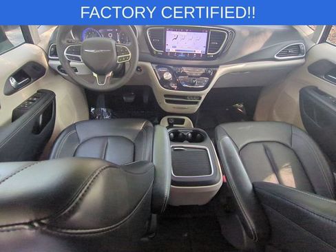 Certified 2023 Chrysler Pacifica Touring-L FWD image 30