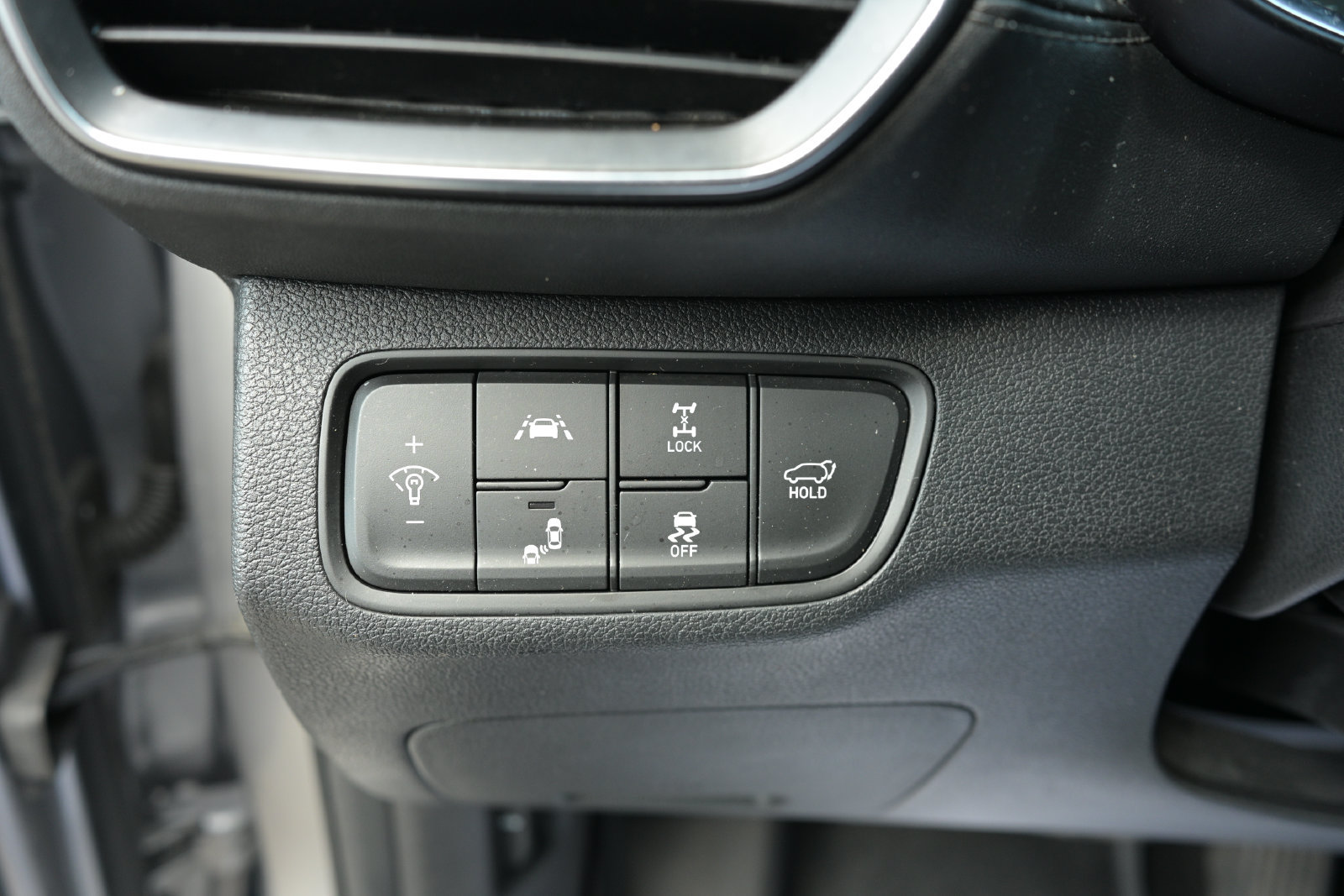 Used 2020 Hyundai Santa Fe Limited AWD/4WD image 17