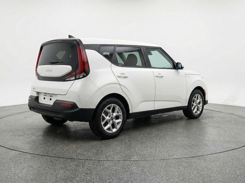 Used 2025 Kia Soul LX w/ LX Technology Package image 7