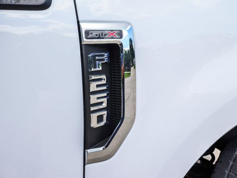 Used 2022 Ford F250 XL w/ STX Appearance Package AWD/4WD image 19