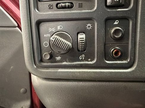 Used 2006 Chevrolet Silverado 1500 LT w/ Light Duty Power Package AWD/4WD image 19