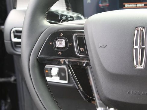 New 2023 Lincoln Corsair AWD w/ Equipment Group 101A image 17