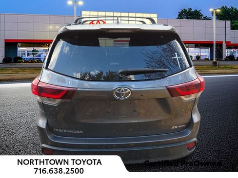 Used 2019 Toyota Highlander XLE image 7